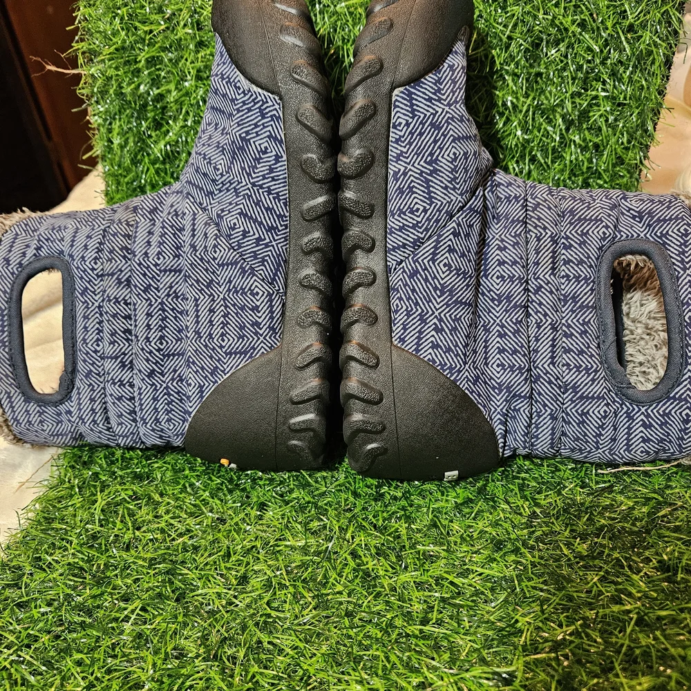 Bogs B-Moc Wool Unisex size 37 eu womens 6 Insulated Boots